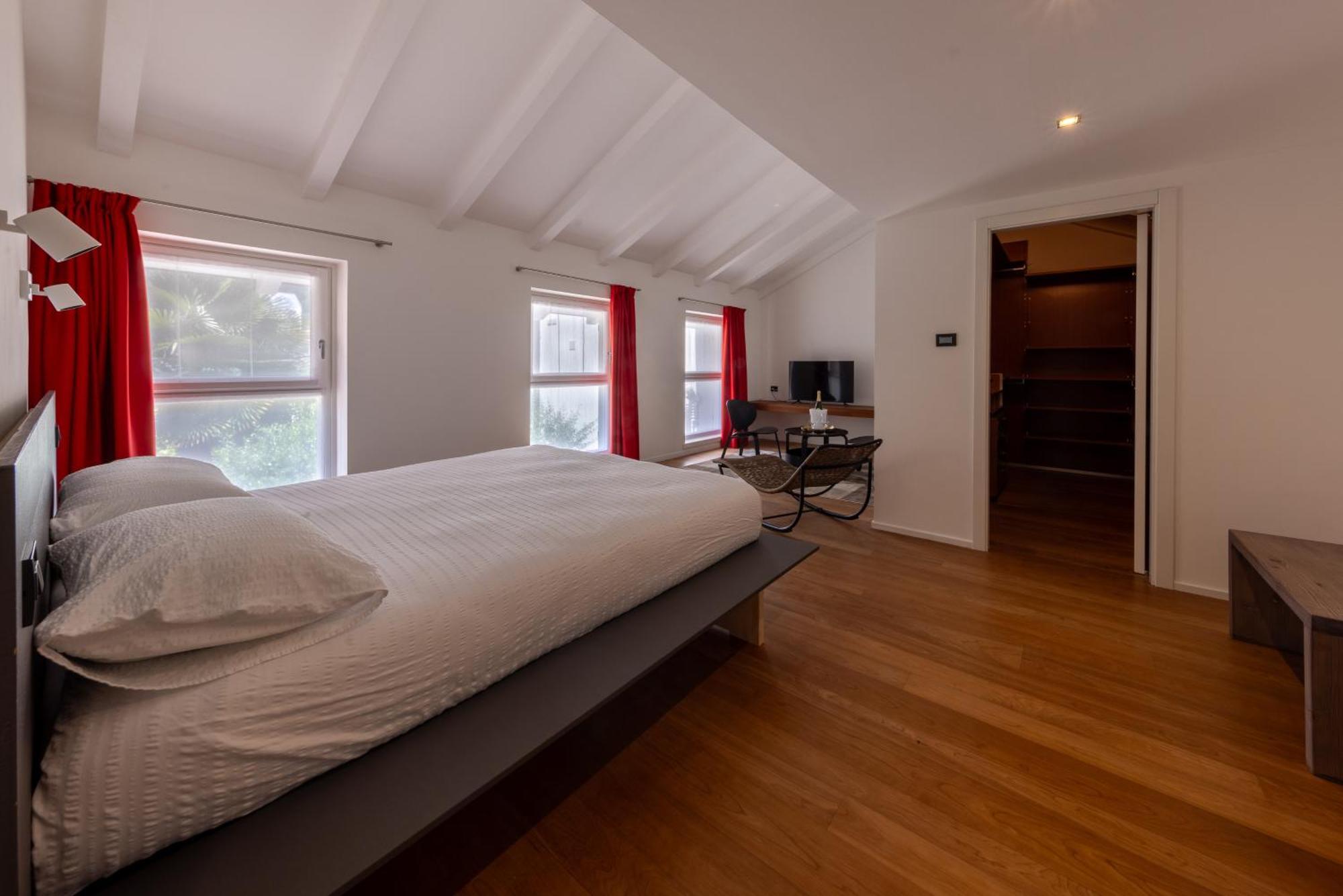 La Barchessa Loft & Rooms - Free Parking Тренто Экстерьер фото
